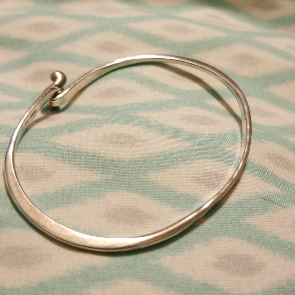 James avery hammered hook on bangle bracelet